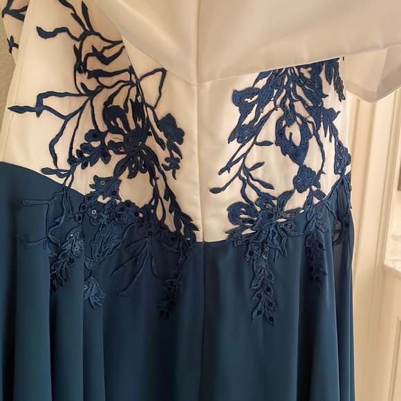 Yea-Length Formal Teal and White Off Shoulder Dress - Picture 6 of 7